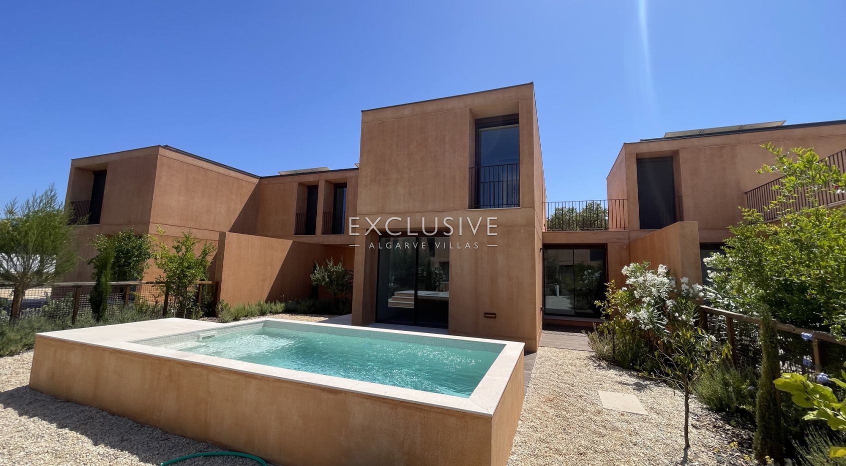 Buy Luxury 3 Bedroom Villa with Private Pool & Garden in Vilamoura, Loulé, Portugal