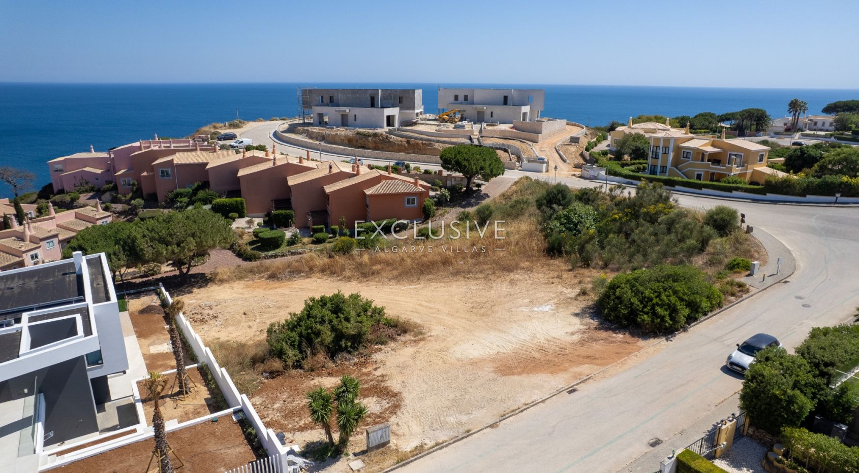 Ocean View Plot with Approved Contemporary Villa Project in Praia da Luz, Algarve, photo 3