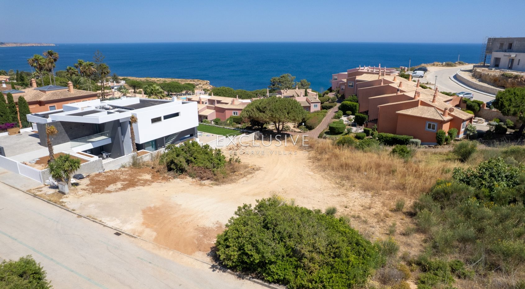 Ocean View Plot with Approved Contemporary Villa Project in Praia da Luz, Algarve, photo 8