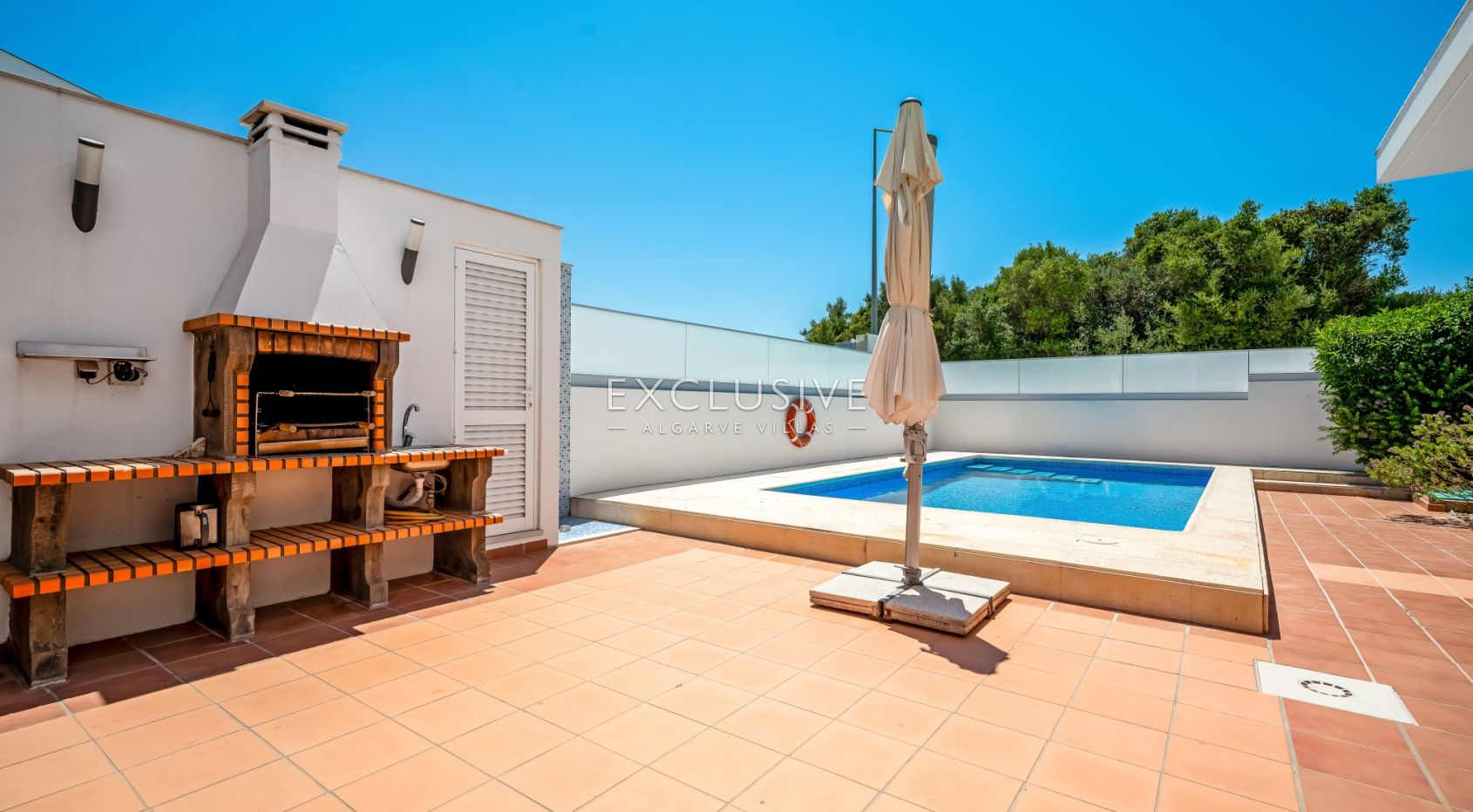 Modern 4-Bedroom Villa with Pool, beach & golf nearby, Alcantarilha, Algarve, photo 6