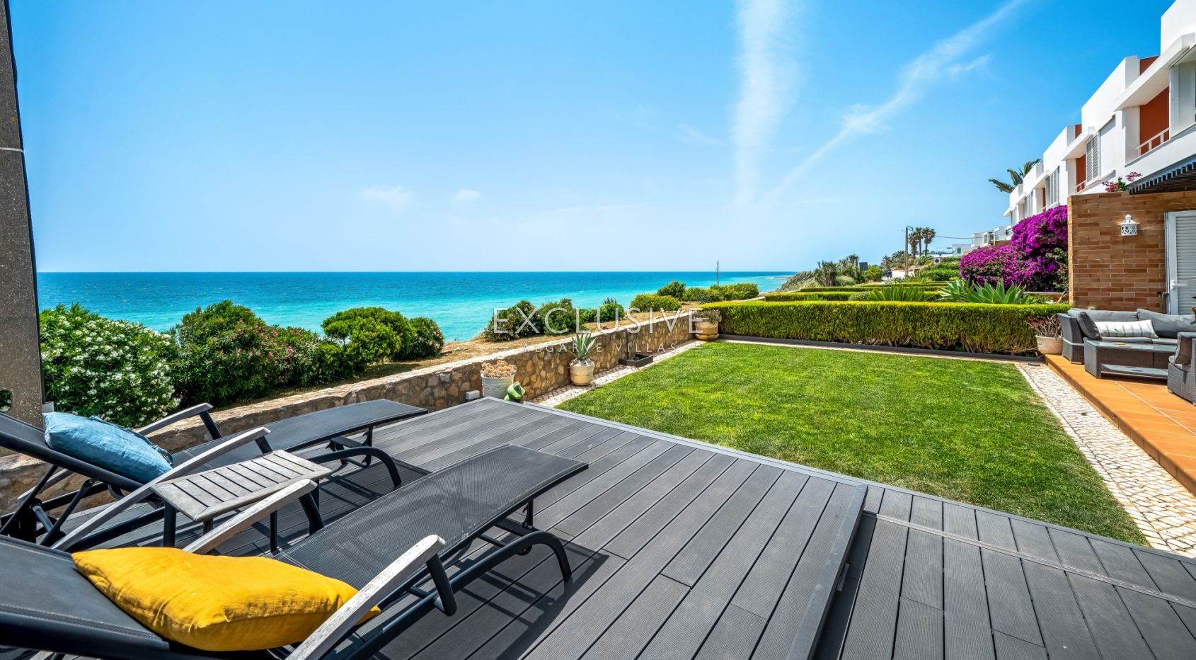 Oceanfront Semi-Detached Villa in Praia da Luz, Lagos, Portugal