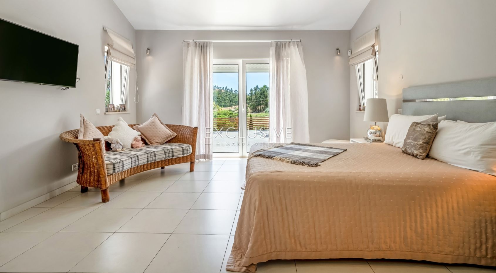 3 bed Villa in beautiful countryside with 1ha plot between Portimao and Monchique, Algarve., photo 8