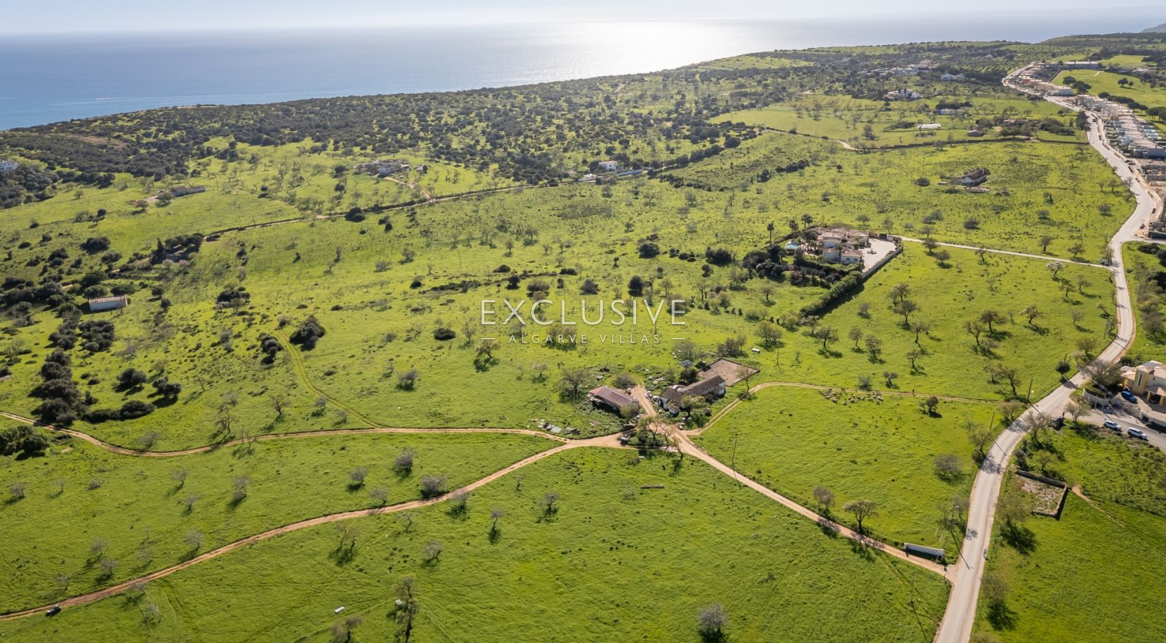 Large plot of land with potential to build and fantastic sea views, in Lagos, Lagos, Portugal