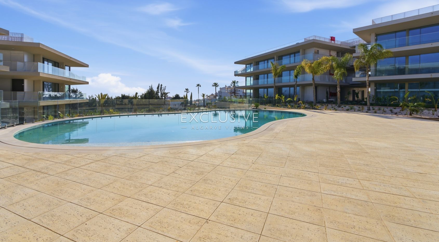 3 bedroom top floor penthouse with sea views in Carvoeiro, West Algarve, photo 3