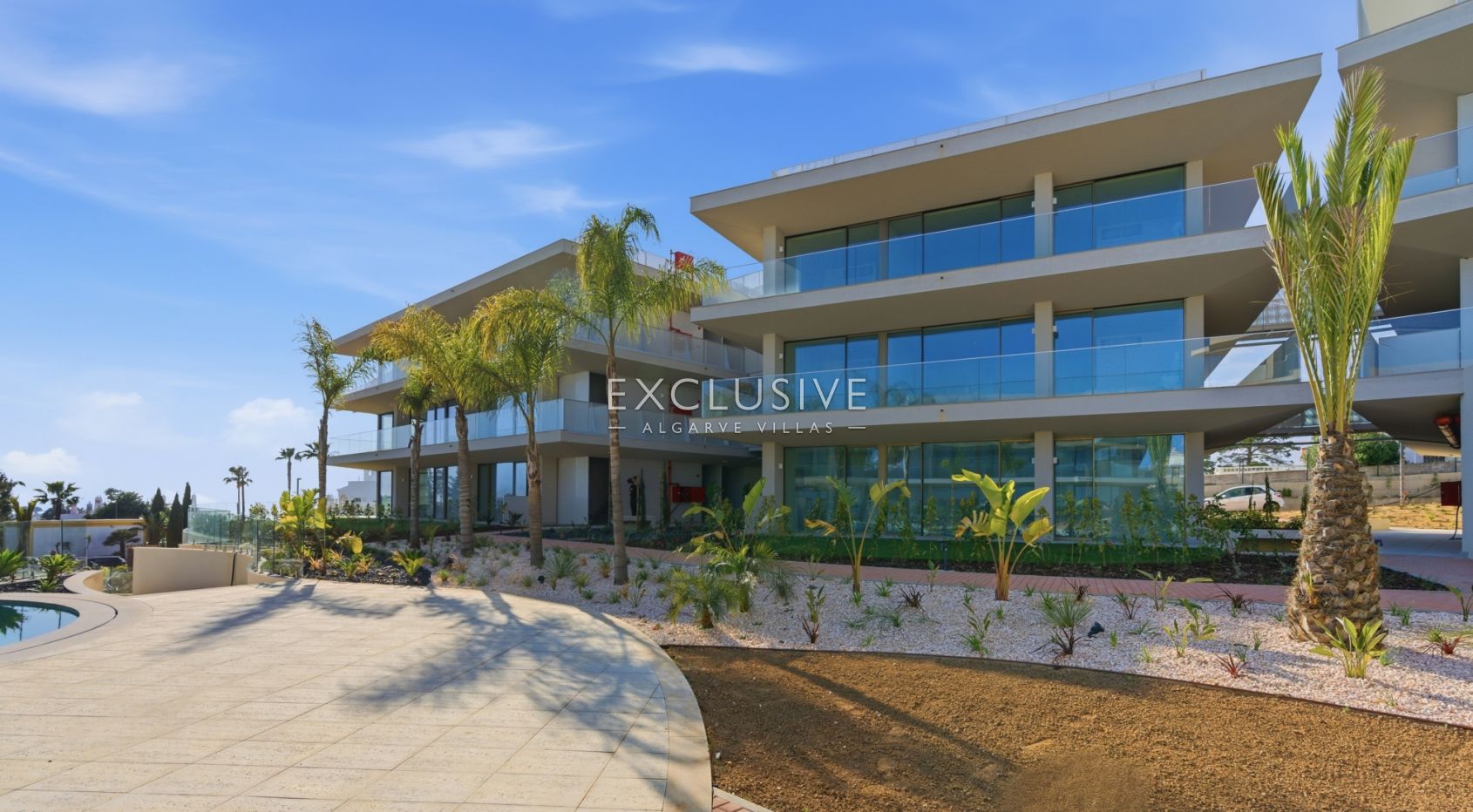 3 bedroom top floor penthouse with sea views in Carvoeiro, West Algarve, photo 6