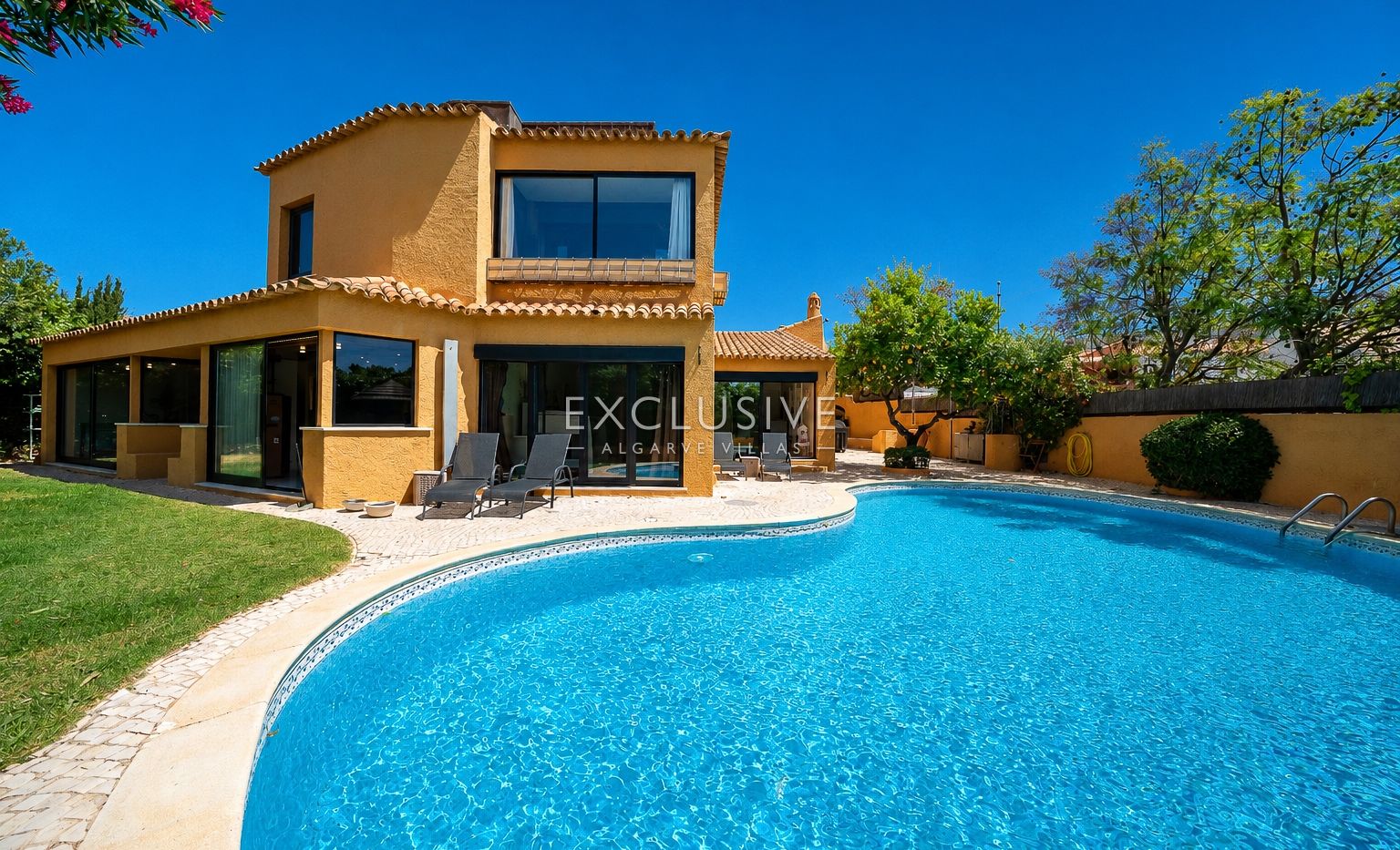 Buy a Landmark 6+2 Bedroom Residence in Albufeira, Albufeira, Portugal