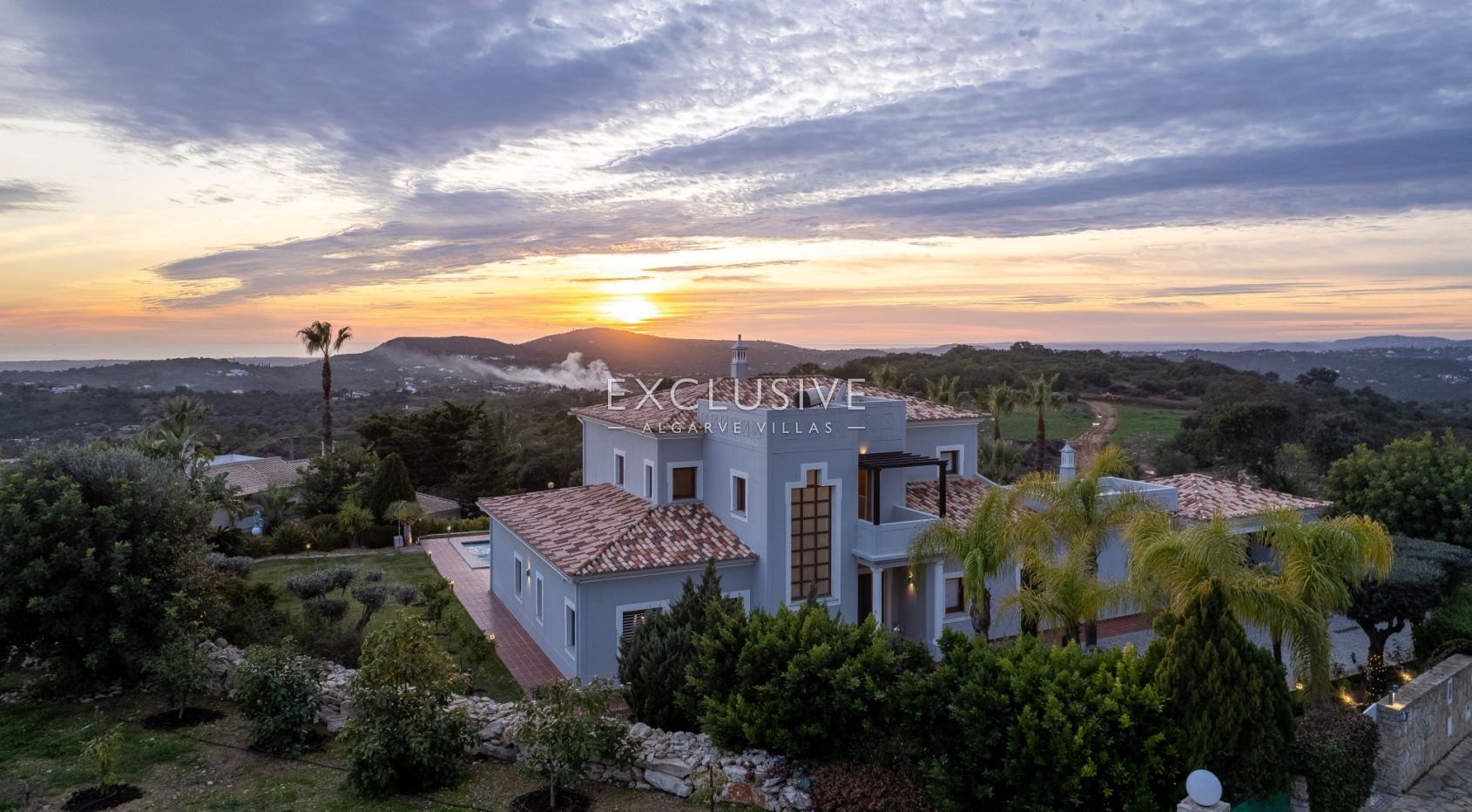 Luxury 5 bedroom villa with sea views near Santa Barbara de Nexe, Faro, Portugal