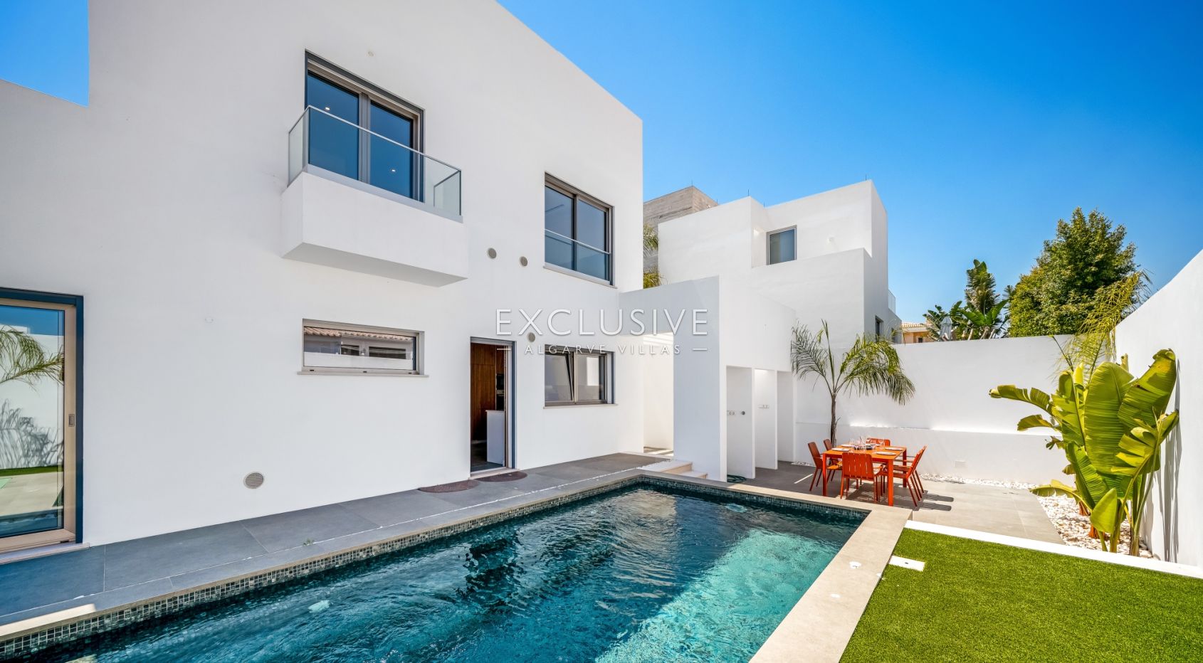 Contemporary Brand new 4 Bed Villa in Lagos, 1,5km to Porto de Mós beach, Lagos, Portugal