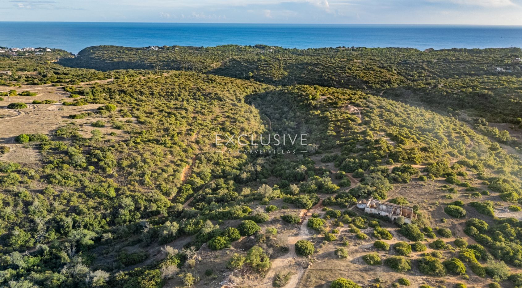 Large plot in Porches with Ruin, Algarve, Lagoa, Portugal