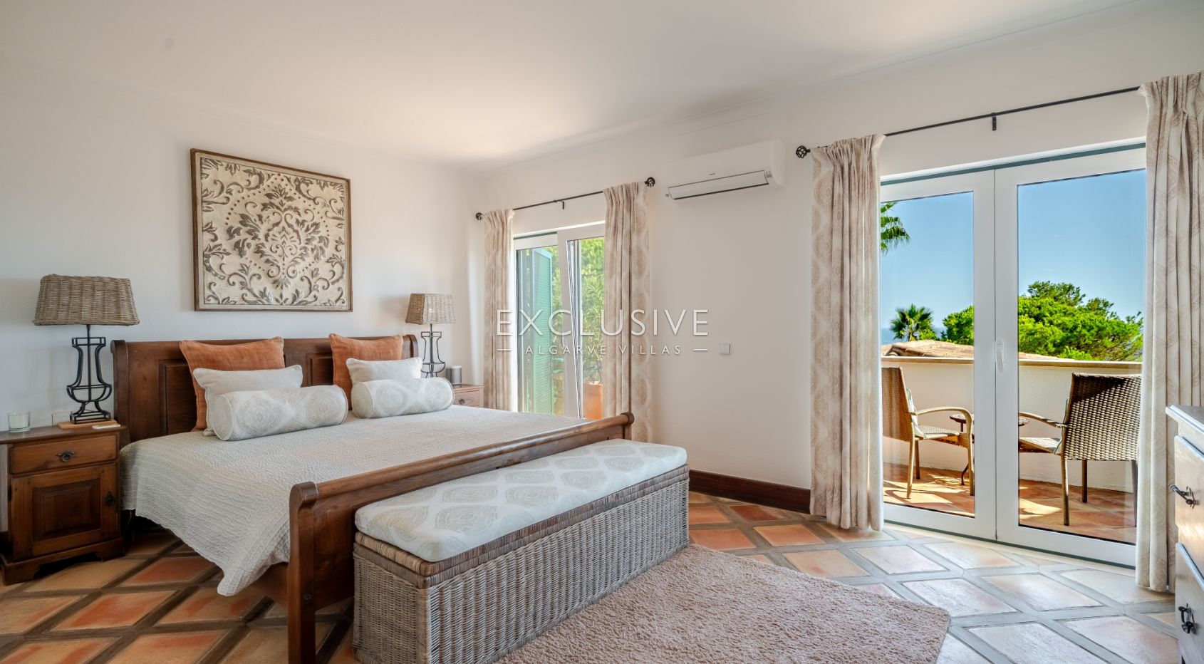 Ocean frontline Luxury 3+1 bedroom villa with 2 pools in Carvoeiro with beautiful sea view, photo 6
