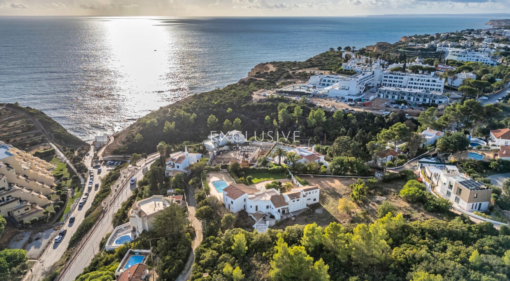 House with big plot to renovate close to the beach in Carvoeiro, Lagoa, Portugal