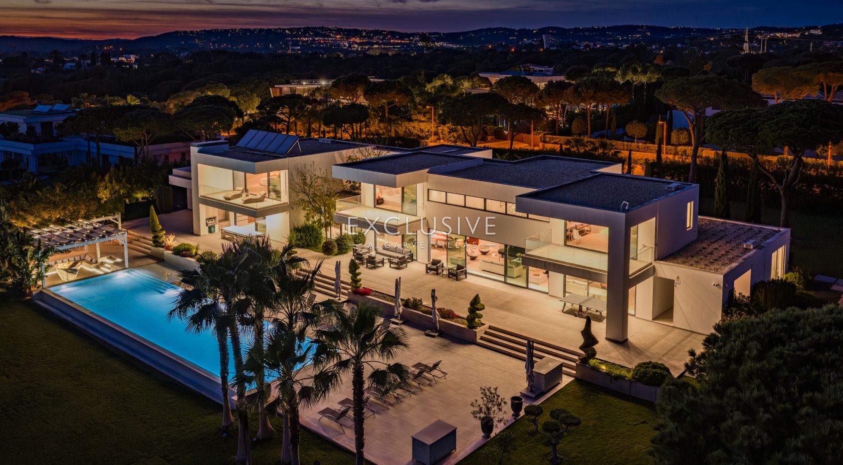 Sophisticated 5+3 Bedroom Villa in Vilamoura’s Prestigious Pinhal Velho, Loulé, Portugal
