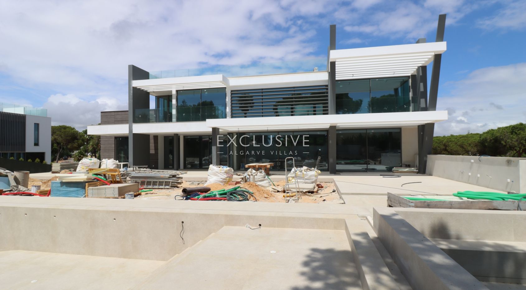 Contemporary villa in Vilasol Golf resort, Algarve, Loulé, Portugal