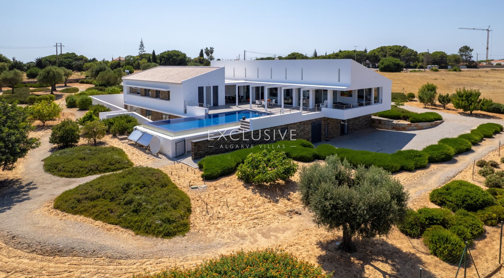 Design villa in the Caramujeira with panoramic coastal views, photo 8