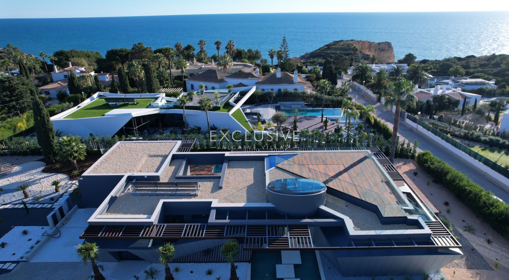 4 bedroom contemporary villa with pool and sea views in Carvoeiro, Algarve, Lagoa, Portugal