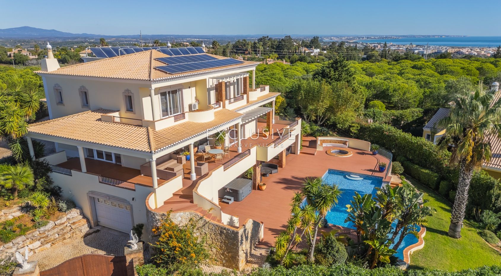 3 + 2 bedroom villa with stunning views in Lagos, Algarve, Lagos, Portugal