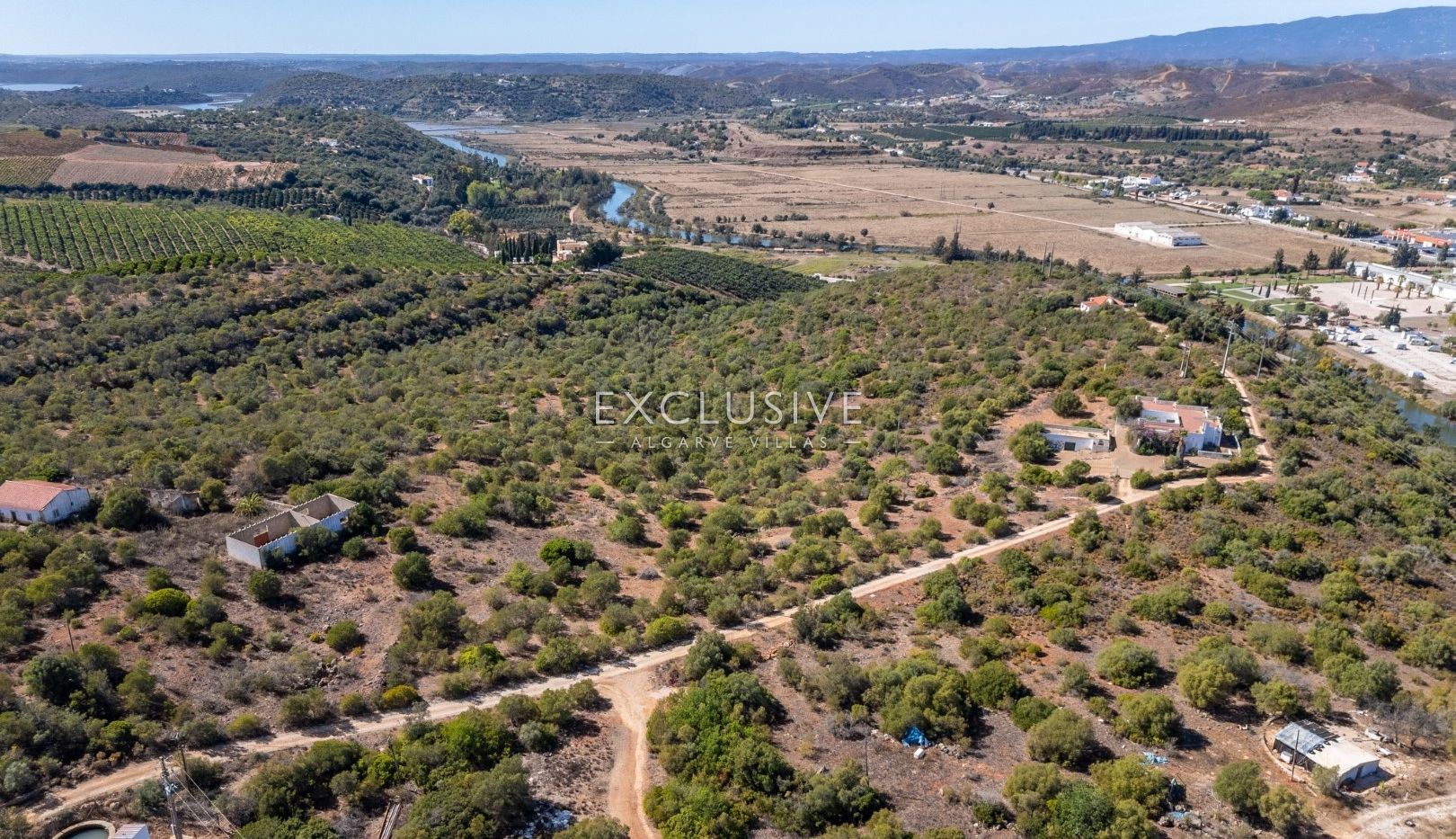Buy investment property with big plot of land and 2 houses with panoramic views to Silves castle, photo 8
