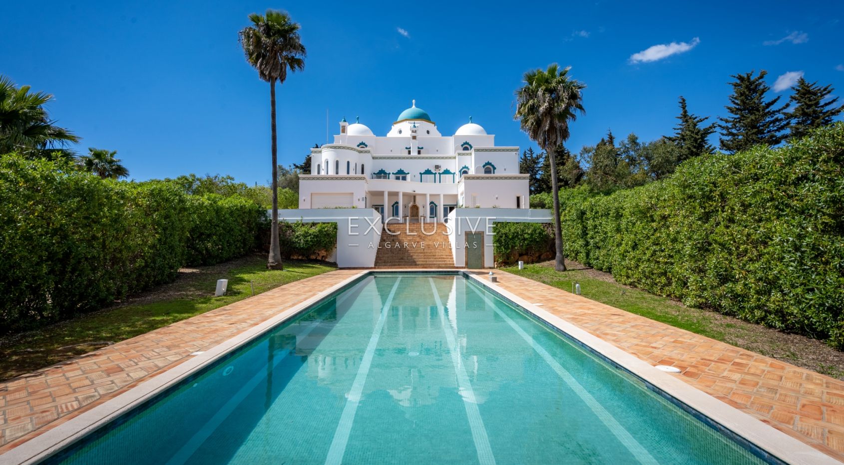 Luxury 5-Bedroom Villa in Lagoa – Perfect for Families, Boutique Hotel, or a Retreat, Lagoa, Portugal