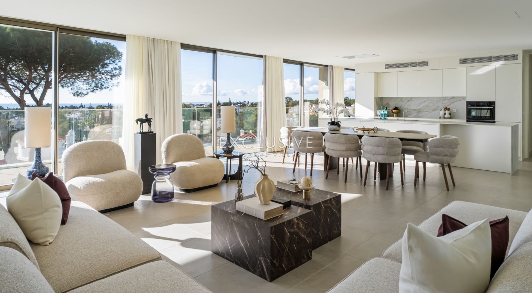 4 bedroom top floor penthouse with sea views in Carvoeiro, West Algarve, photo 3