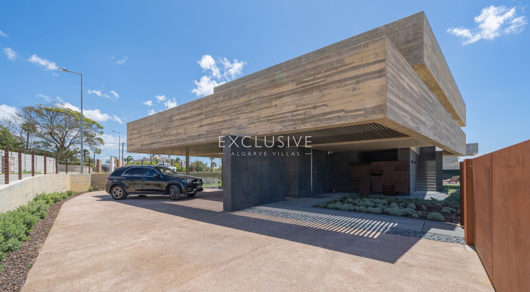 Contemporary luxury villa near the beach with ocean views in Praia da Luz, Algarve, photo 4