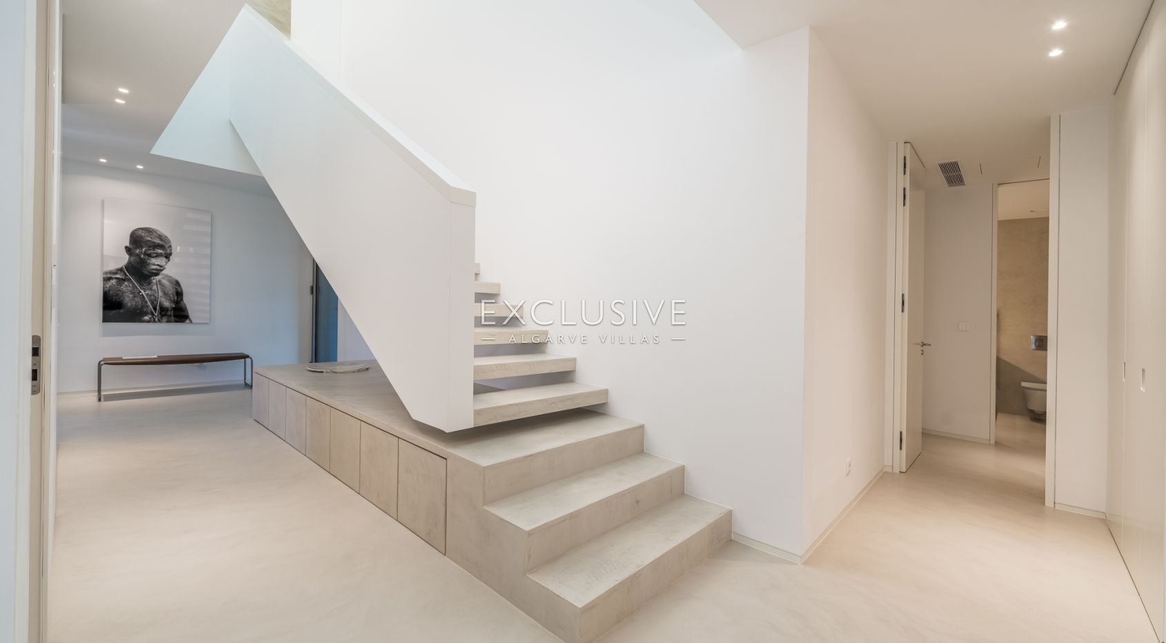 Contemporary luxury villa near the beach with ocean views in Praia da Luz, Algarve, photo 6
