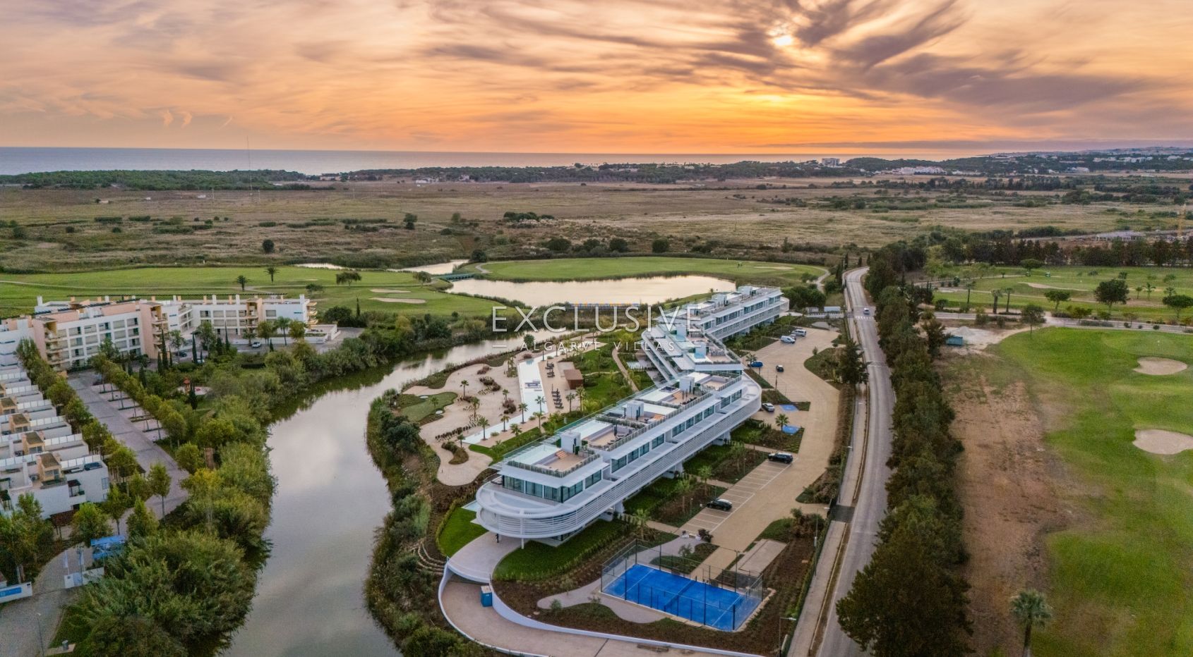 Buy luxury 3 Bedroom contemporary penthouse in Vilamoura with golf and ocean views, Loulé, Portugal