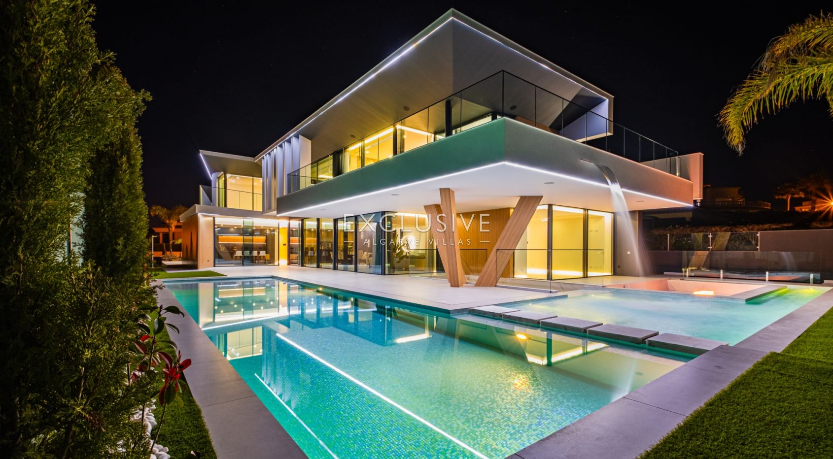 Buy Brand new 5 bedroom villa on Gale beach near Albufeira with sea views, Albufeira, Portugal