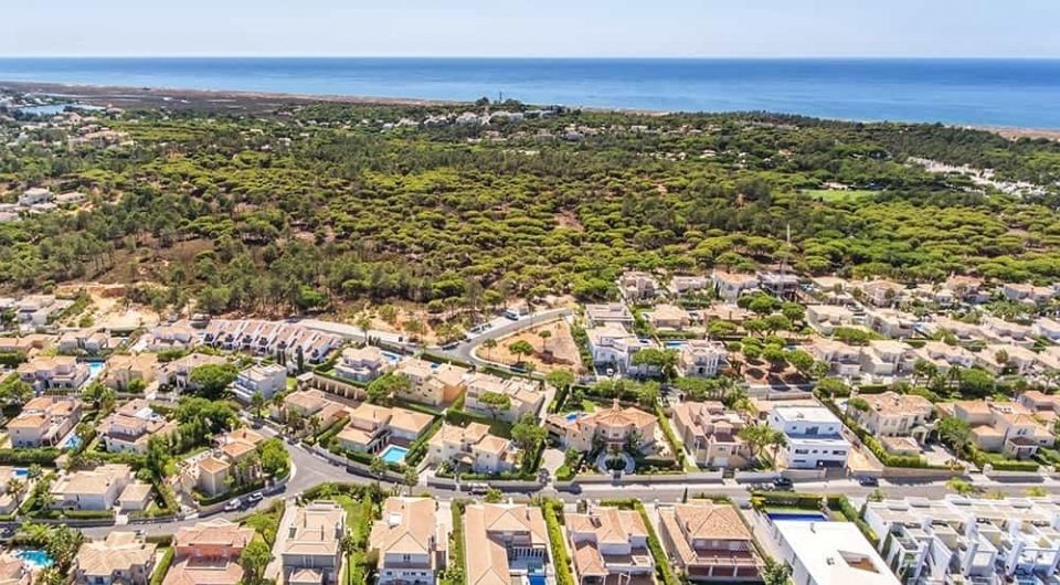Plot in urbanization near Quinta do Lago, Loulé, Portugal