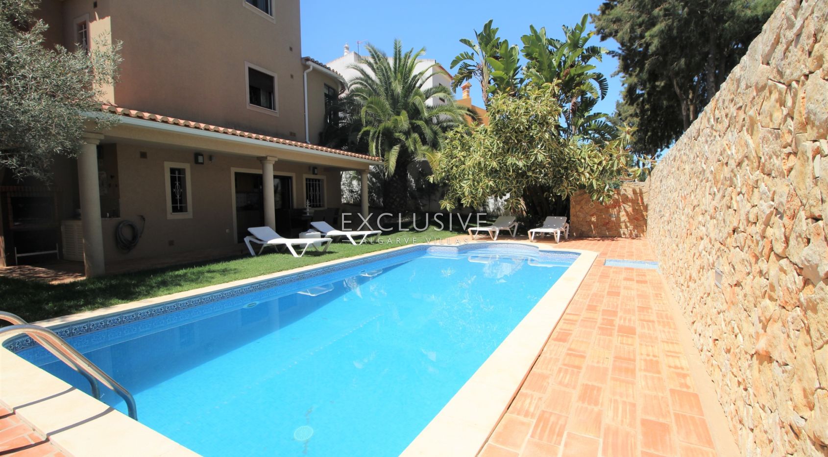 Spacious villa with very high quality interiors in Lagos Center, Lagos, Portugal