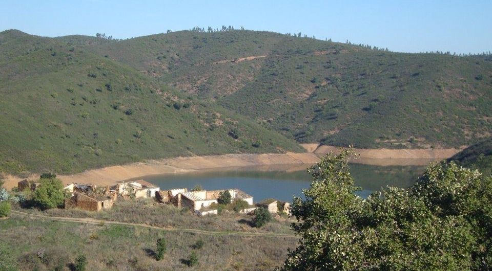 Buy stunning Waterfront plot for villa or tourism project near messines Algarve, Silves, Portugal
