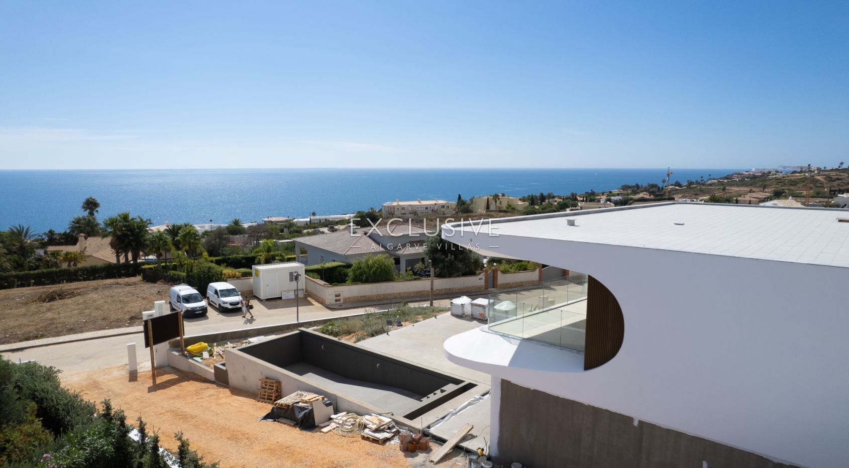 Modern Designer Villa with Sea & Black Rock Views in Praia da Luz, photo 4