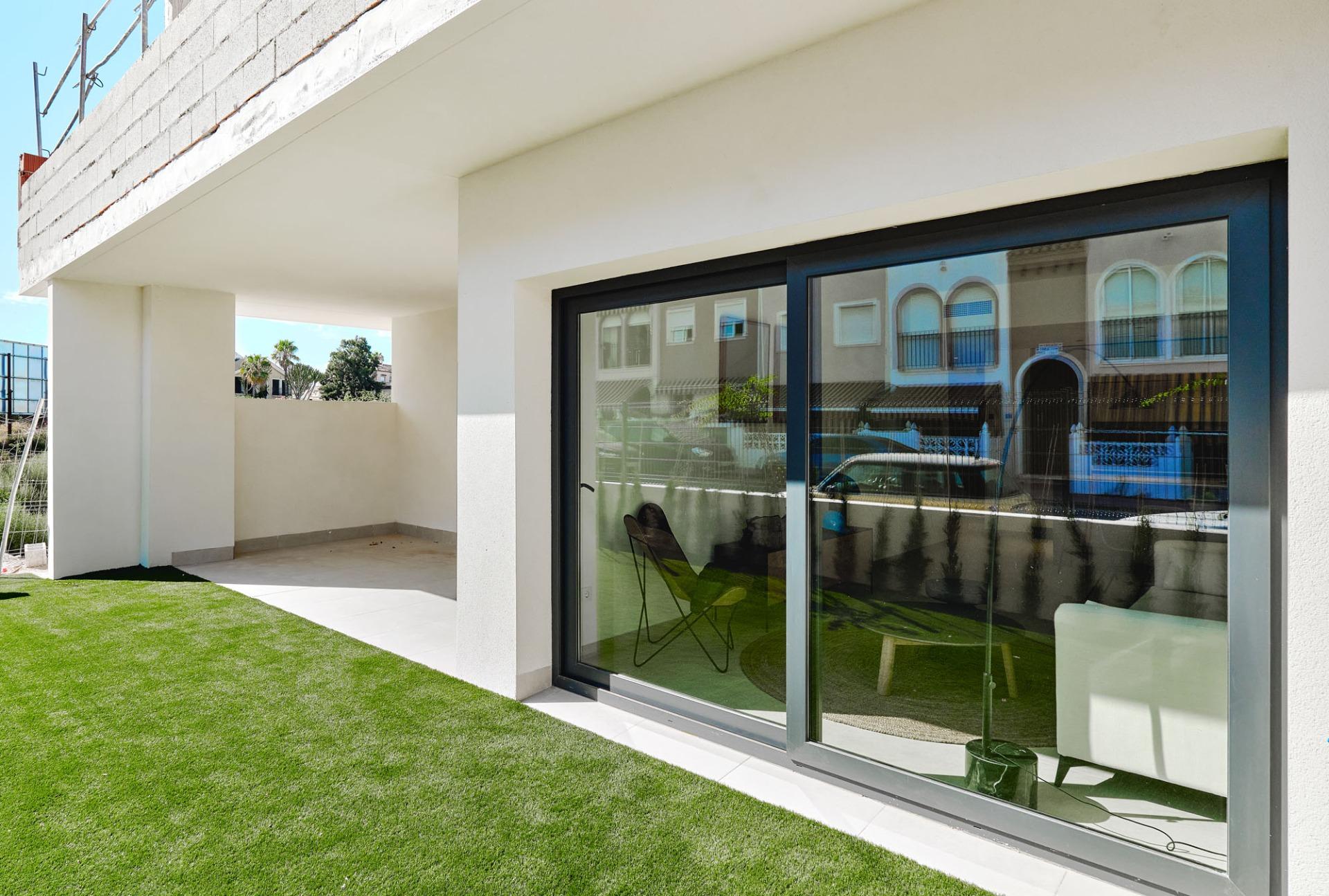 Ground floor apartment for sale close to the sea in La Veleta (Torrevieja), Torrevieja, Spain