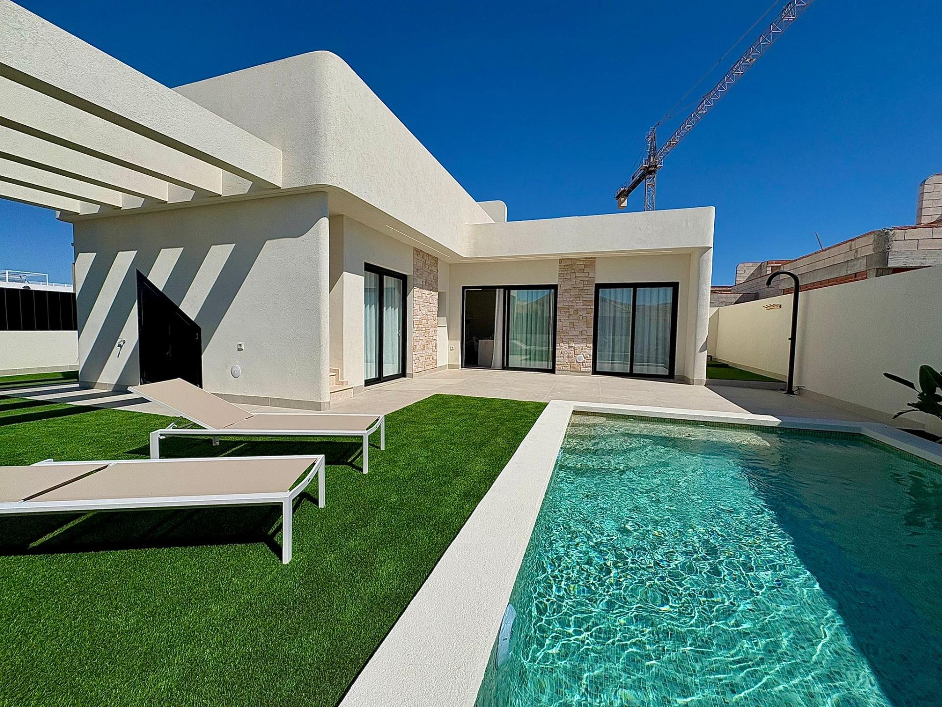 Detached 3 bedroom villa with private swimming pool and solarium in Roldán, Torre-Pacheco, Torre - Pacheco, Spain