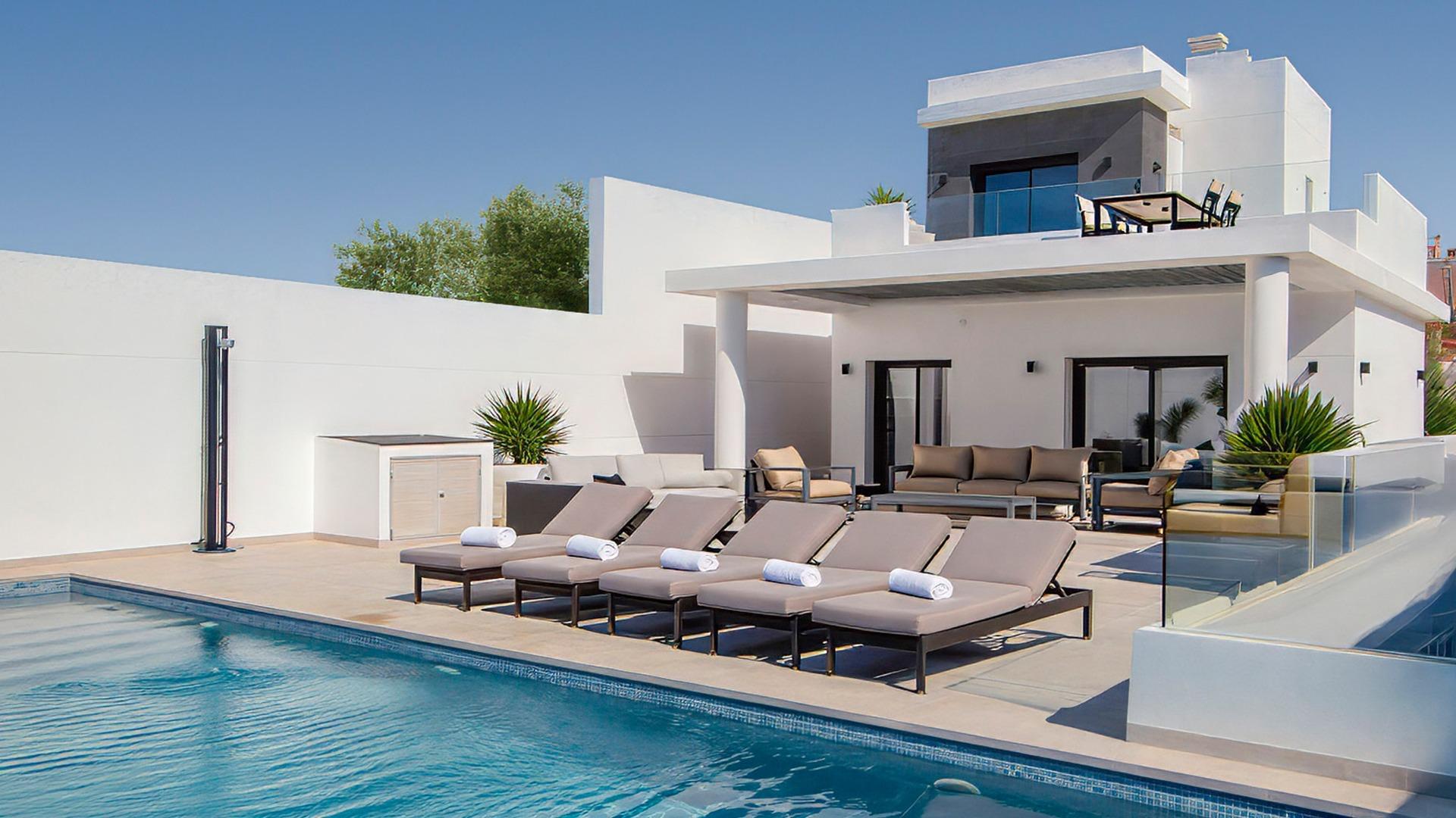4-bedroom villa with a private pool in Ciudad Quesada, Alicante Bright living and dining areas, Rojales, Spain