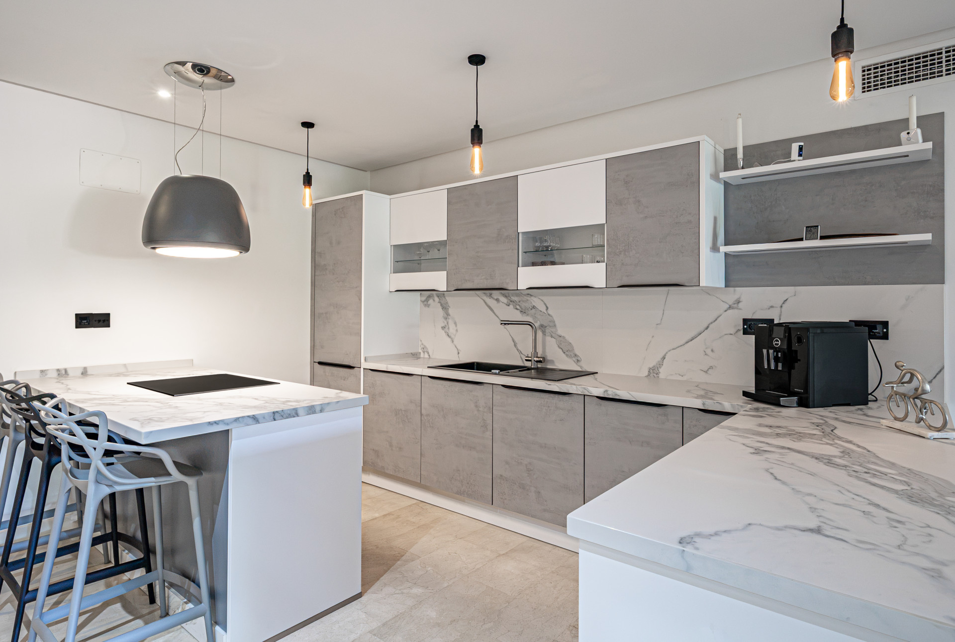 Luxury 3-Bedroom Apartment in Las Mimosas – Just Steps from the Beach & Puerto Banús, Marbella, Spain