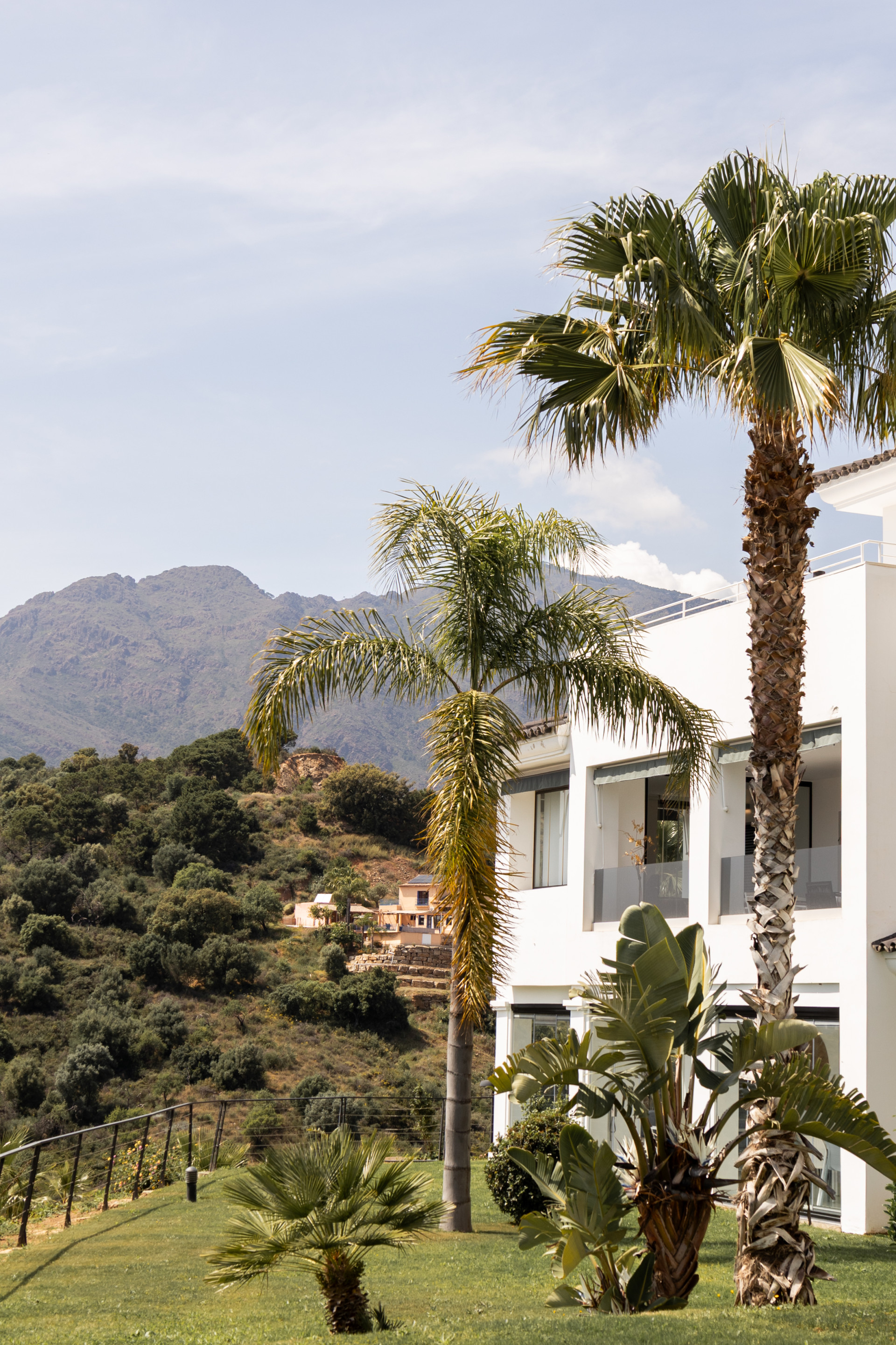 Elegant Designer Apartment for Sale in Mirador de Estepona Hills with Rental License, Estepona, Spain