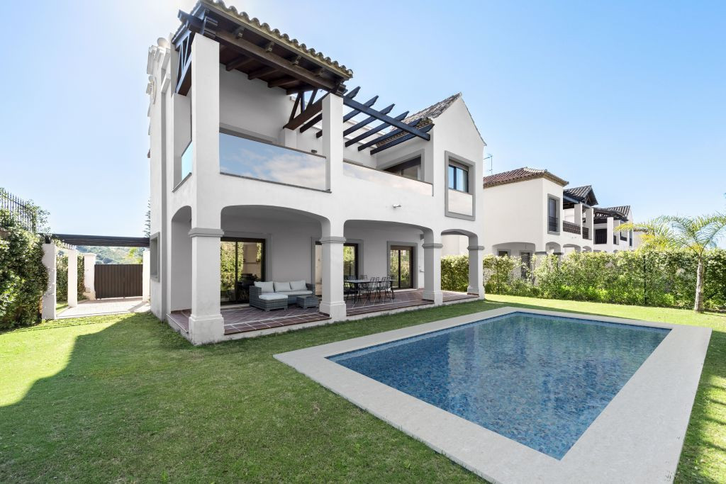 Villa in Estepona, Estepona, Spain