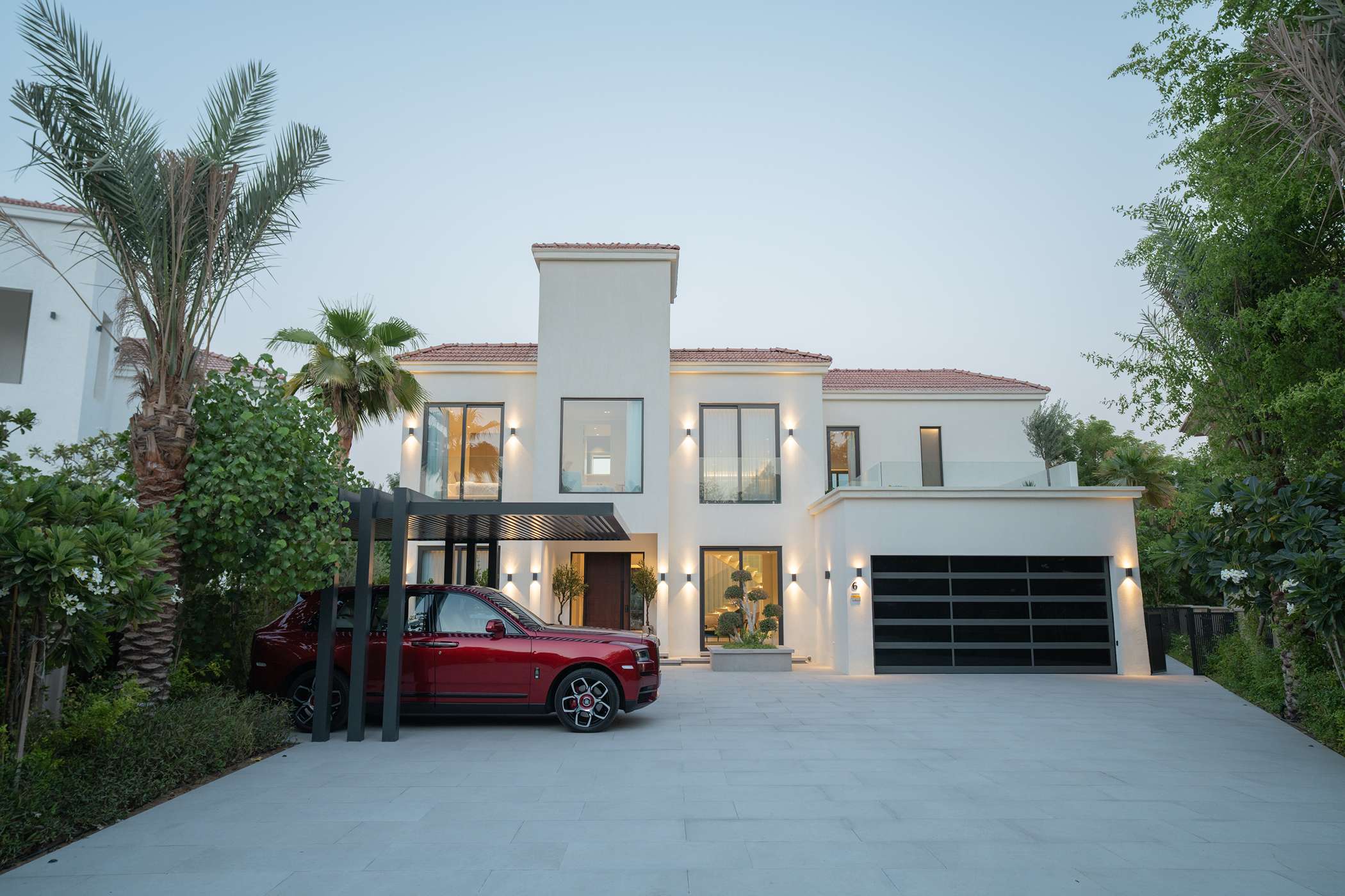 Jumeirah Islands Upgraded Villa with Sunken Seating and Pool — photo 3