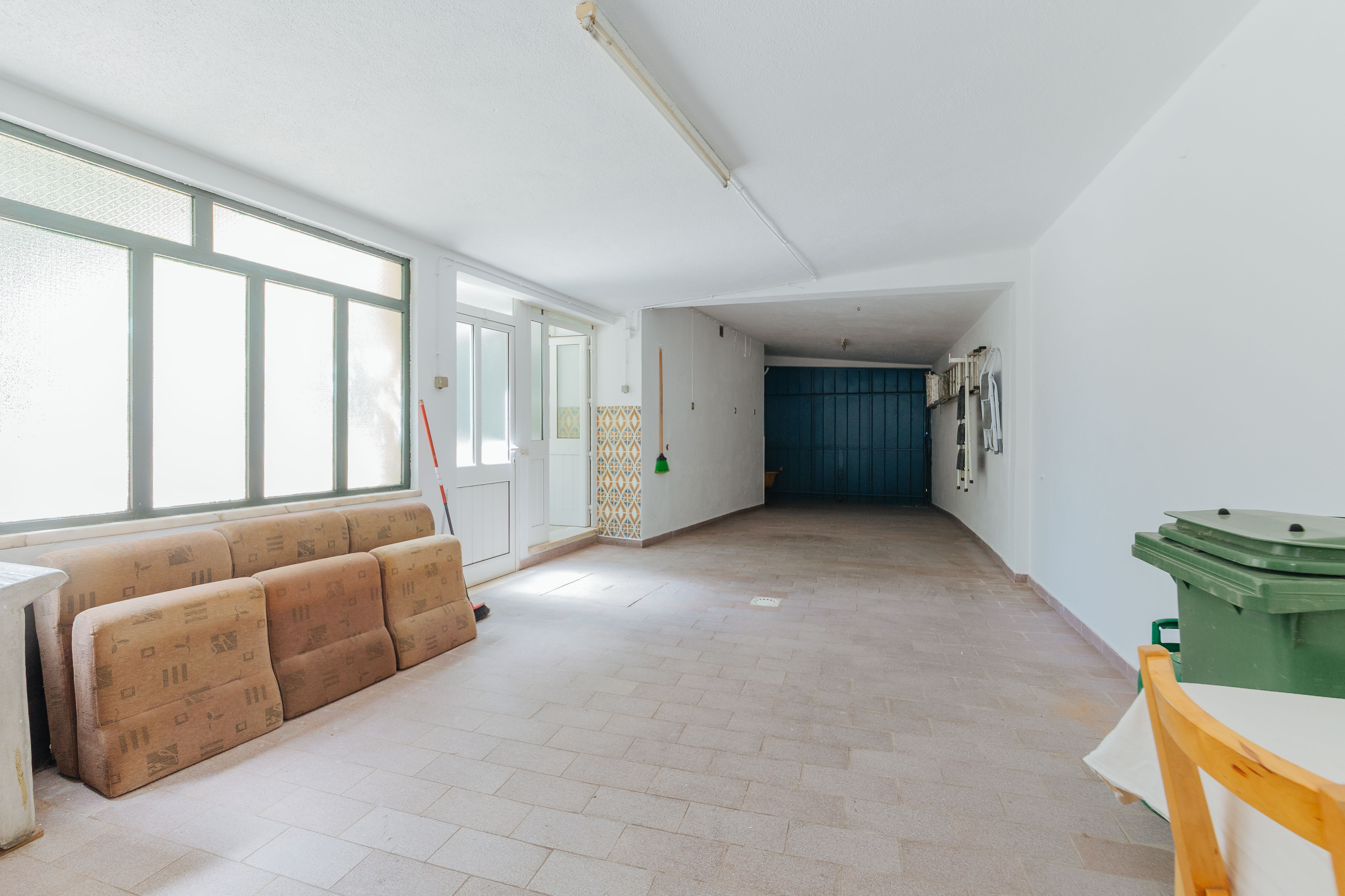 Detached 5-Bedroom House with Garden, Garage, and Basement in Oeiras - Lisbon, photo 5