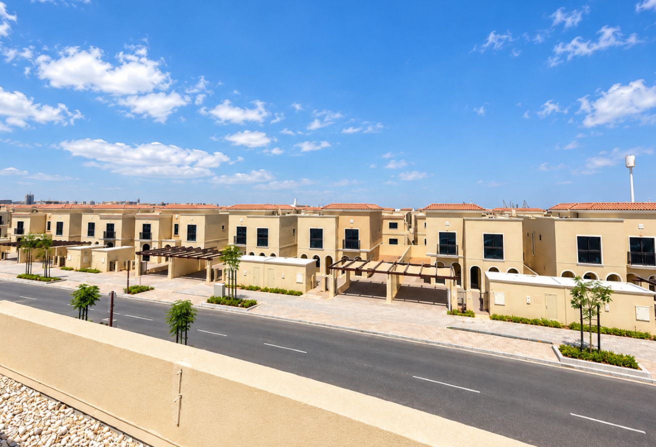 Facing Retail Shops | Family 5BR with Maids Room | Single Row | Yas Park Views, Yas Island, photo 2